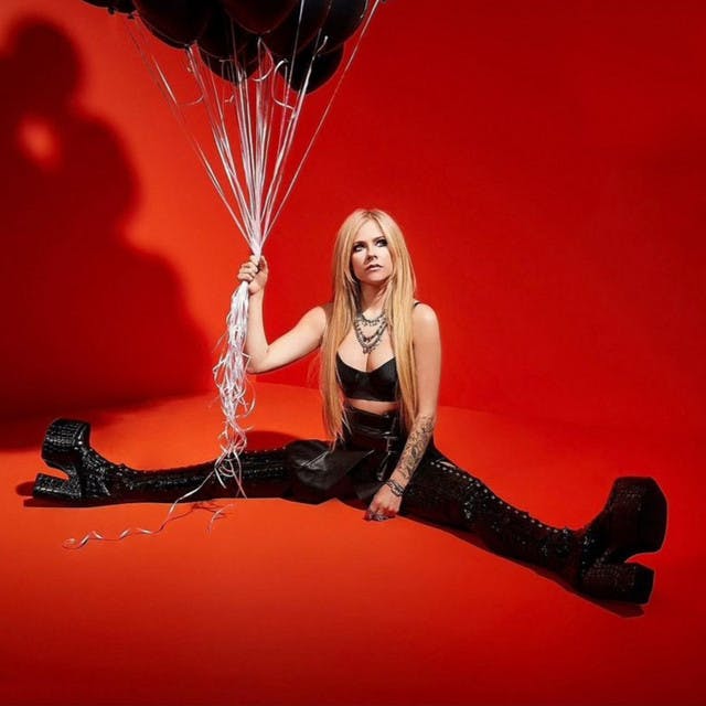 Avril Lavigne image