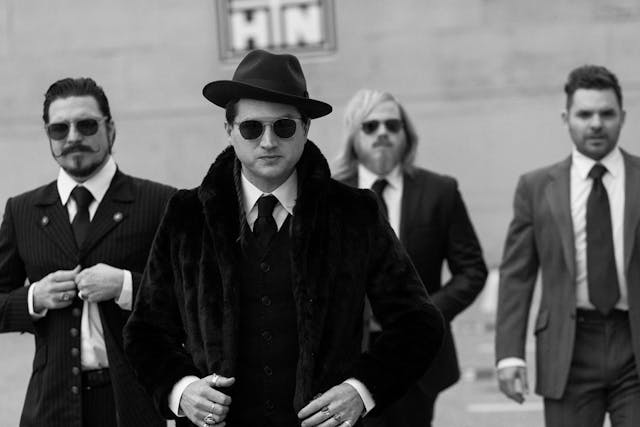Rival Sons image